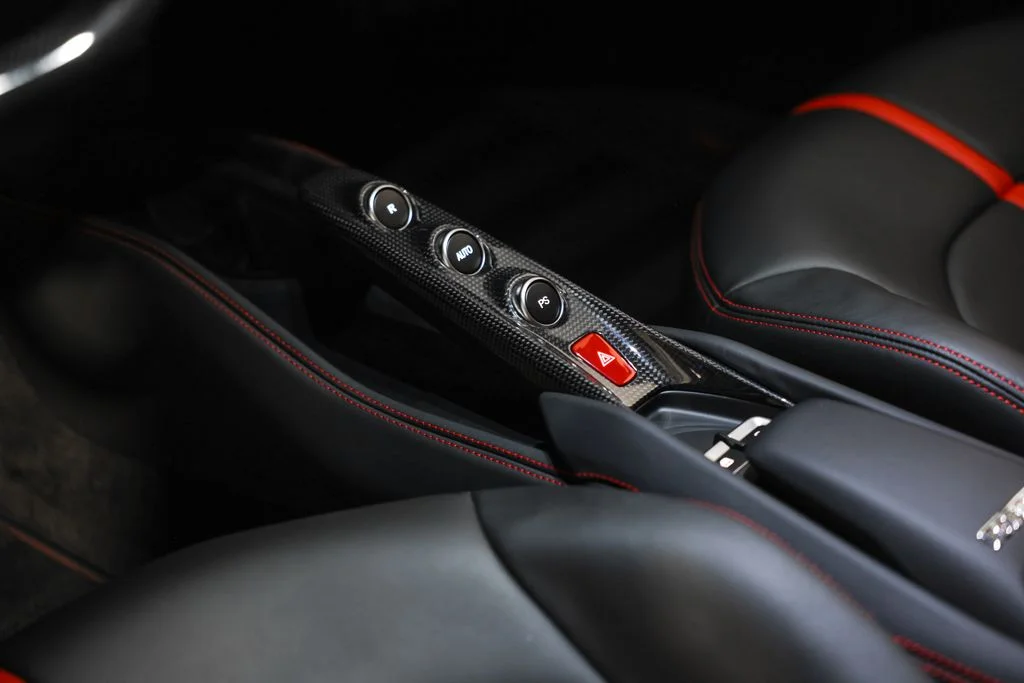 Used 2020 Red Ferrari Base image 38