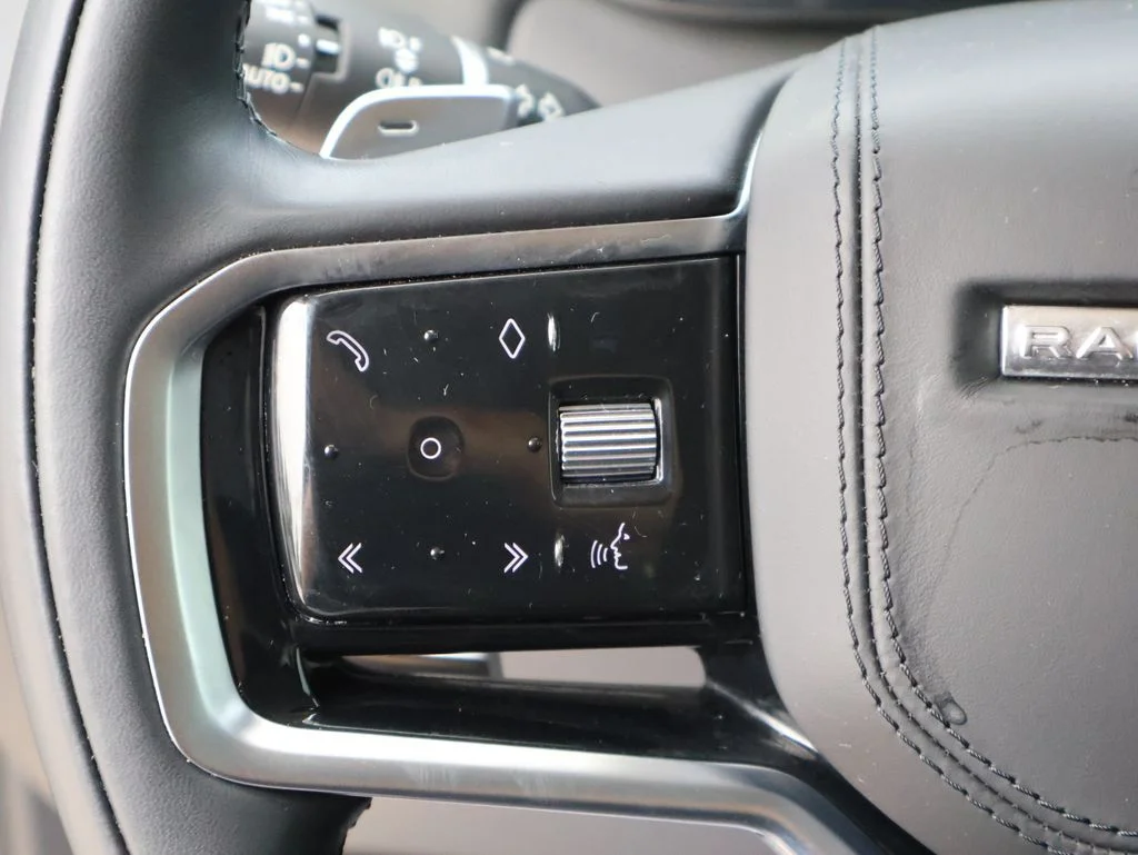 Used 2023 Carpathian Gray Premium Metallic Land Rover SE image 31