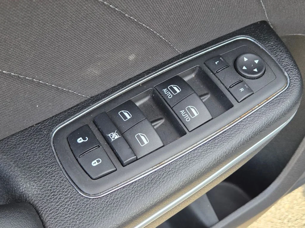 Used 2023 Silver Dodge SXT image 24
