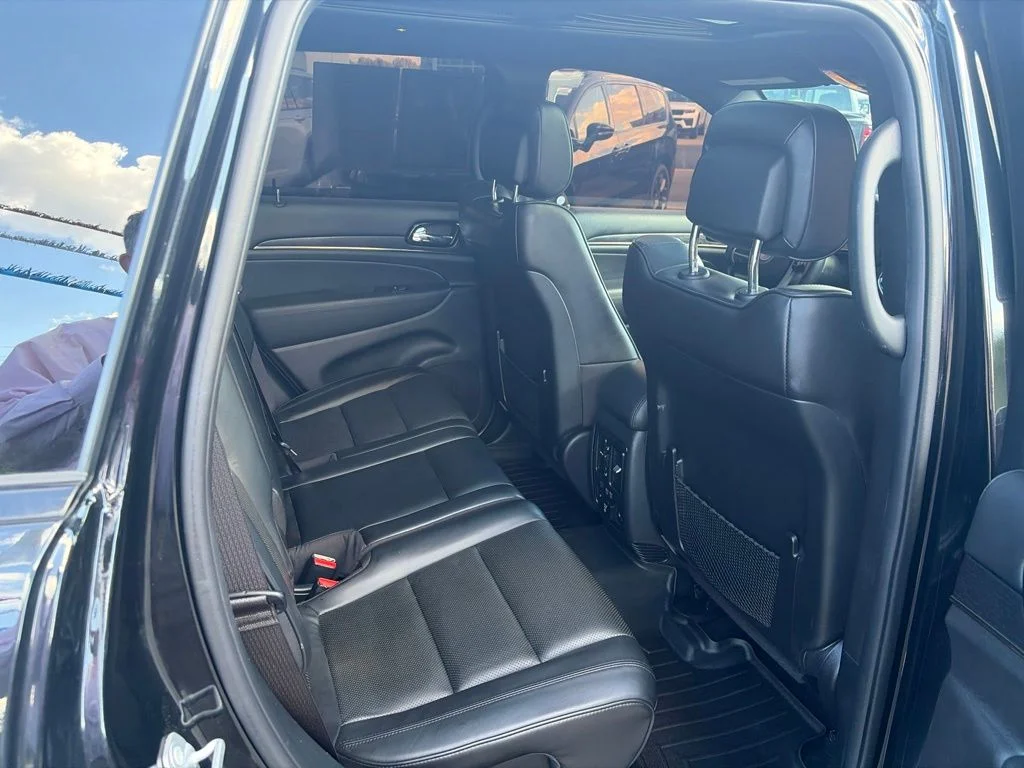 Certified Used 2020 Black Jeep Overland image 11