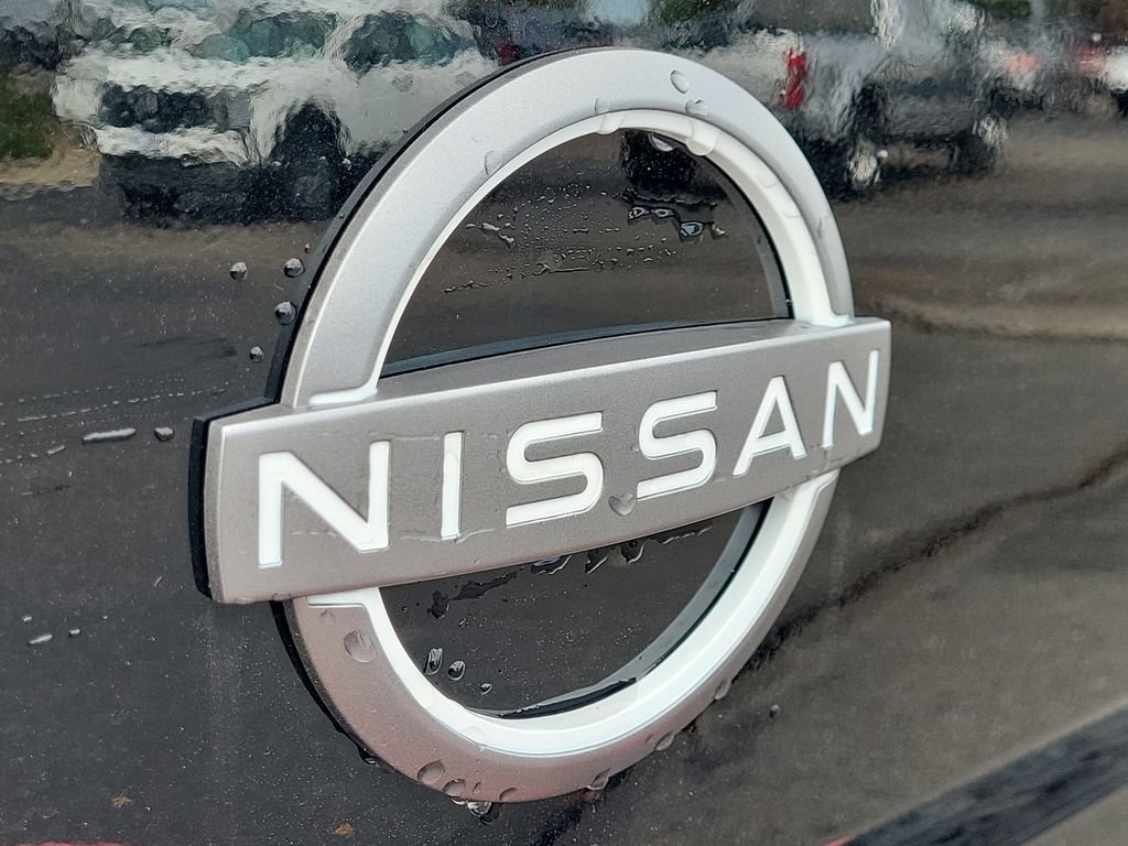 New 2025 Super Black Nissan Crew Cab SV image 7