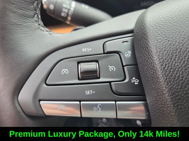 Used 2025 Green Cadillac Premium Luxury image 26