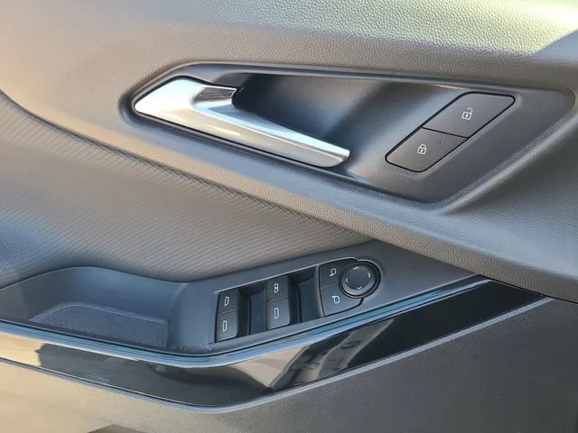 New 2026 Summit White Chevrolet LT image 31