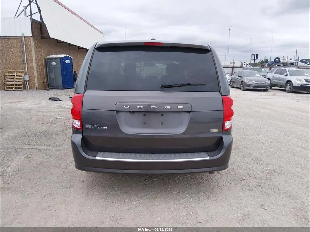 Used 2018 Gray Dodge SE image 13