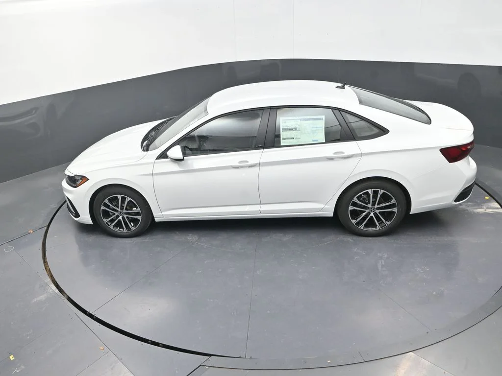 New 2026  Volkswagen 1.5T Sport image 15