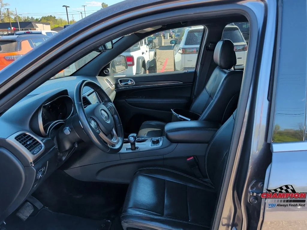 Used 2014 Gray Jeep Limited image 13