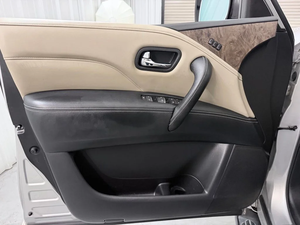 Used 2023 Silver INFINITI Premium Select image 9