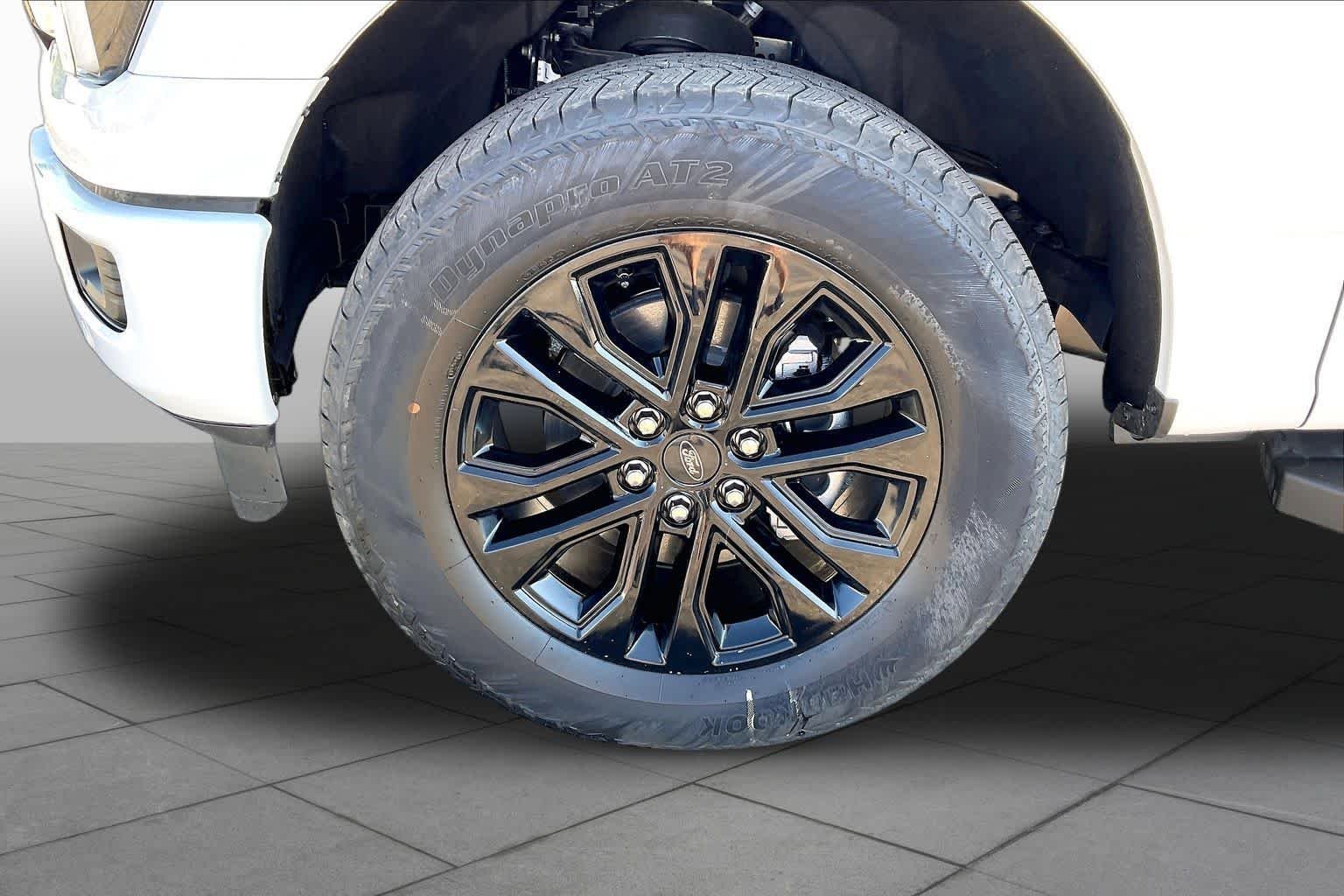 New 2026 Oxford White Ford LARIAT image 11