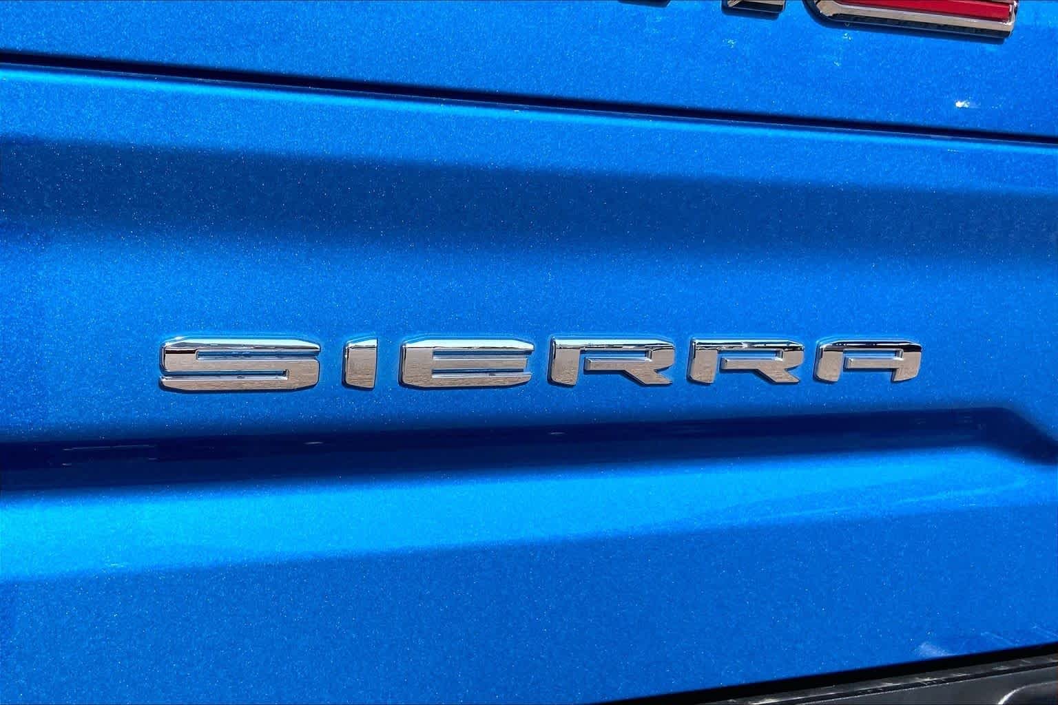 Used 2024 Dynamic Blue Metallic GMC AT4 image 31