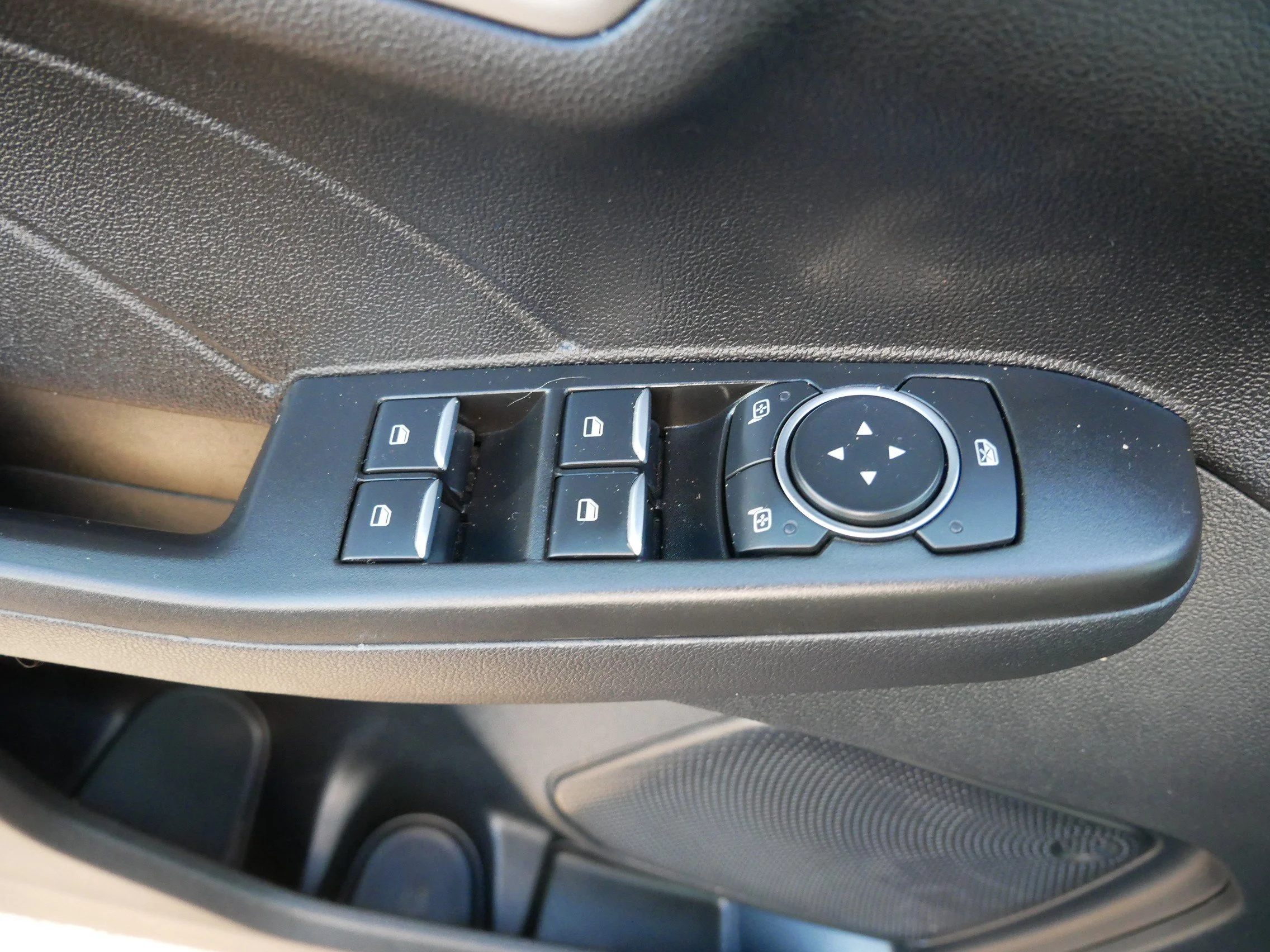Used 2021 Bronze Fire Ford SE image 20