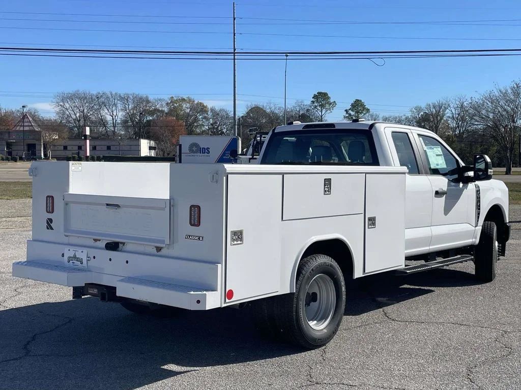 New 2025 White Ford XL image 3