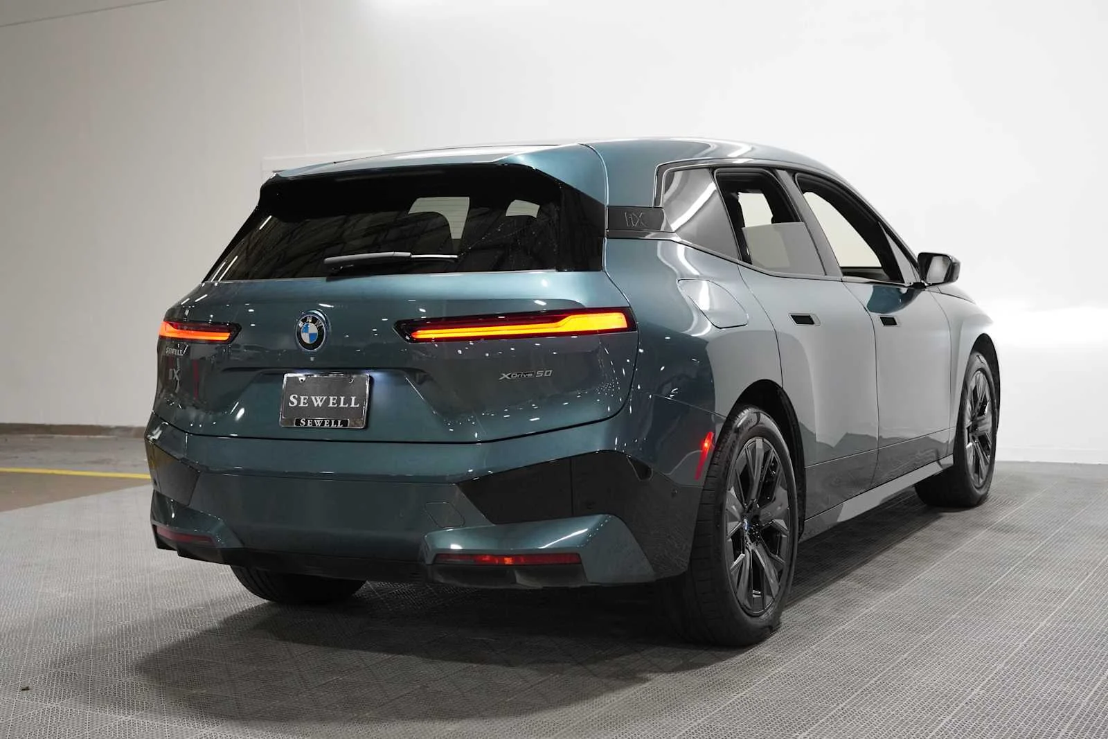Certified Used 2024 Blue Ridge Mountain Metallic BMW xDrive50 image 4