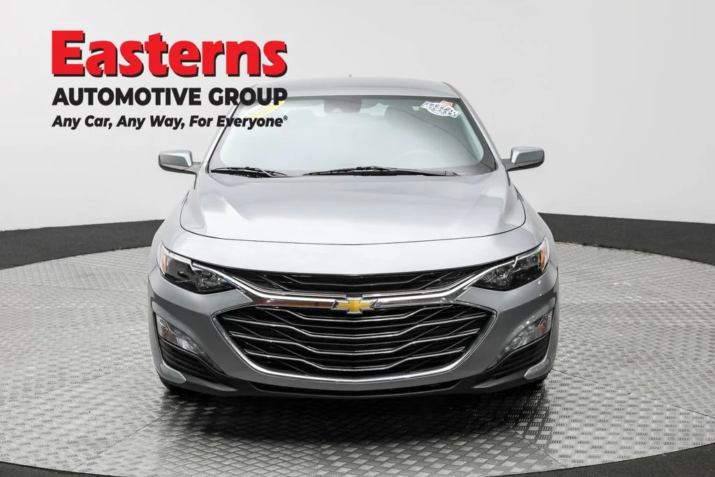 Used 2023 Gray Chevrolet LT image 2