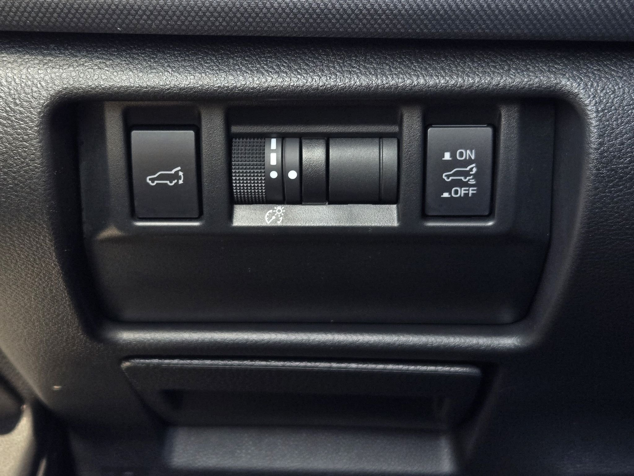 Used 2025 Crystal White Pearl Subaru Touring image 21