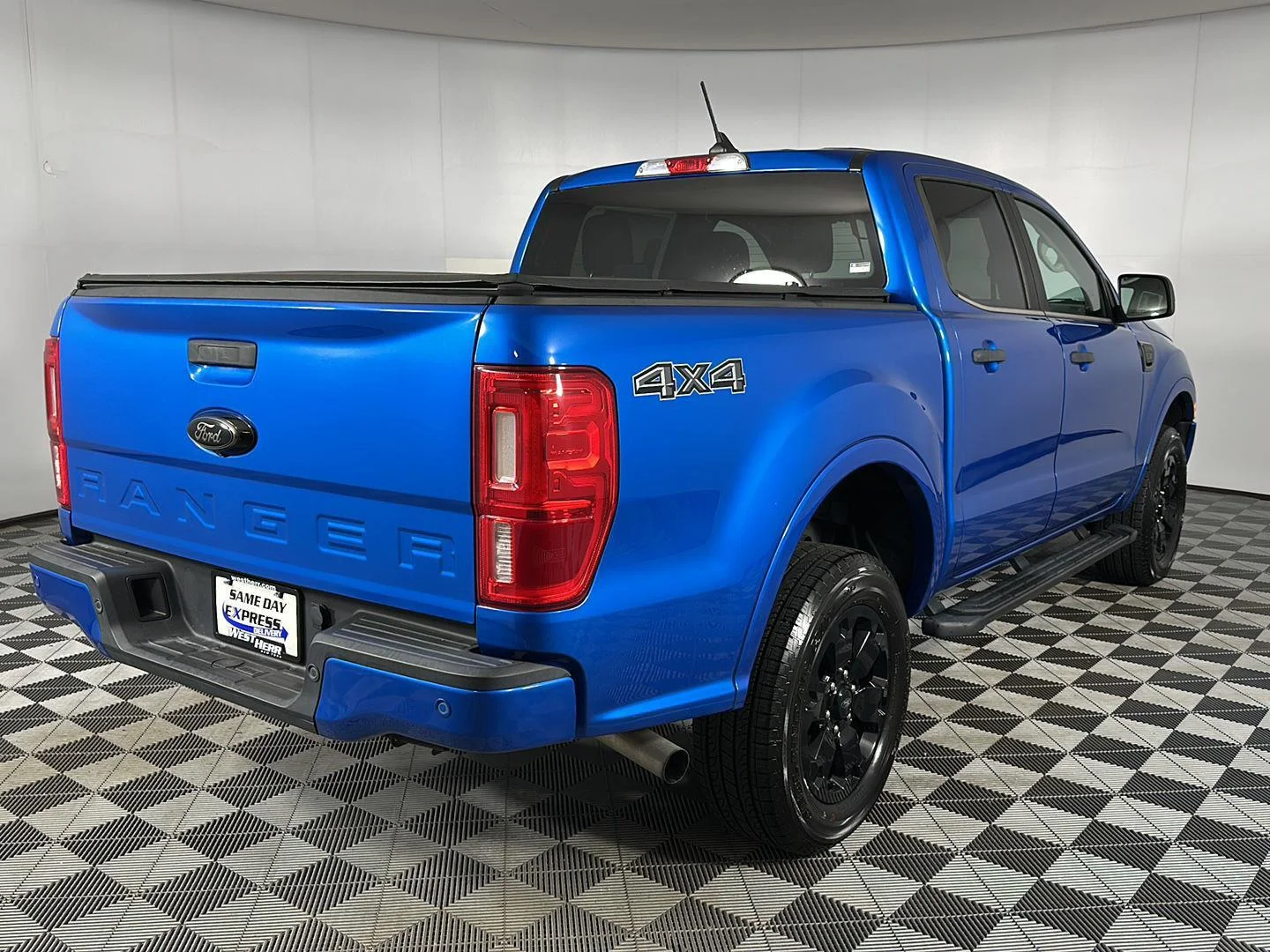 Used 2022 Velocity Blue Ford XLT image 25