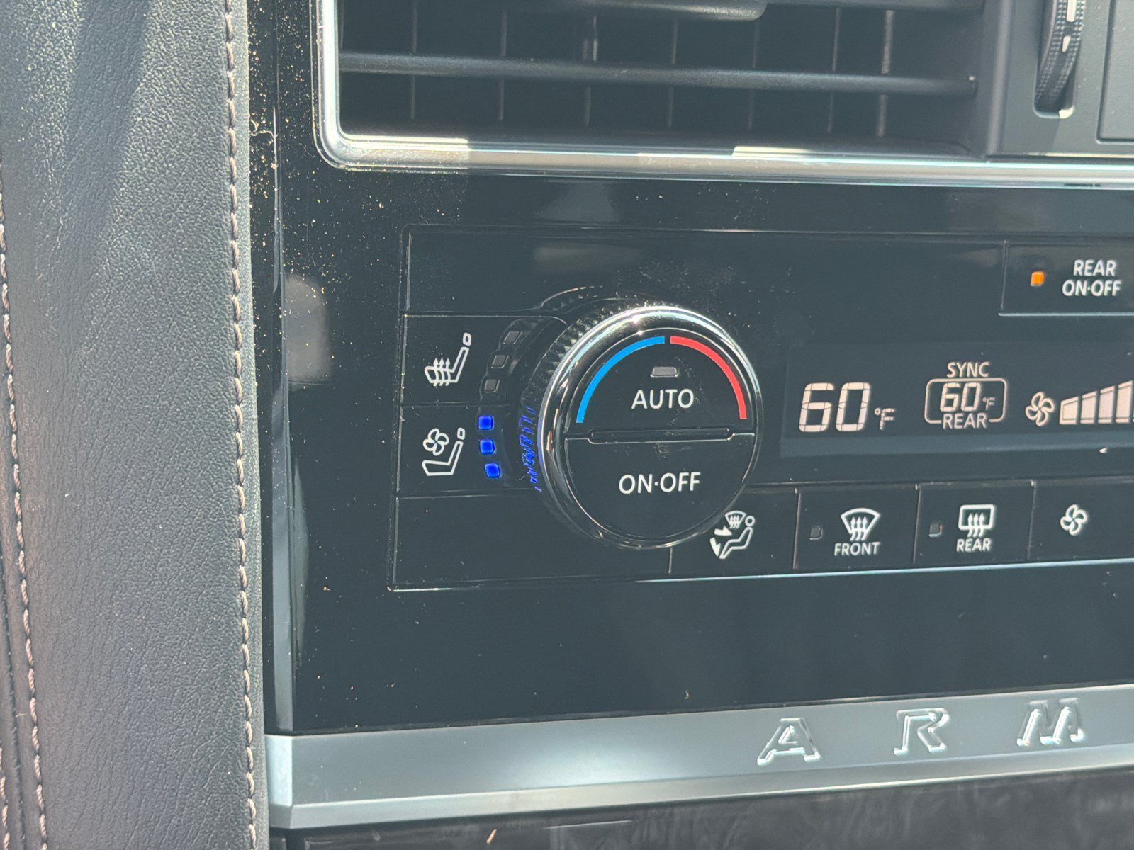 Used 2024 Super Black Nissan Platinum image 34