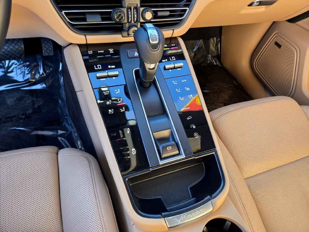 2022 Porsche Macan S - Photo 21