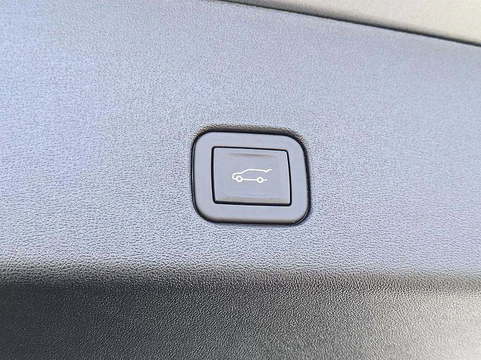 2026 Cadillac OPTIQ Sport - Photo 31