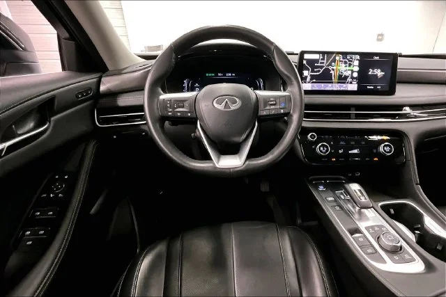 Used 2022 Graphite Shadow INFINITI LUXE image 6