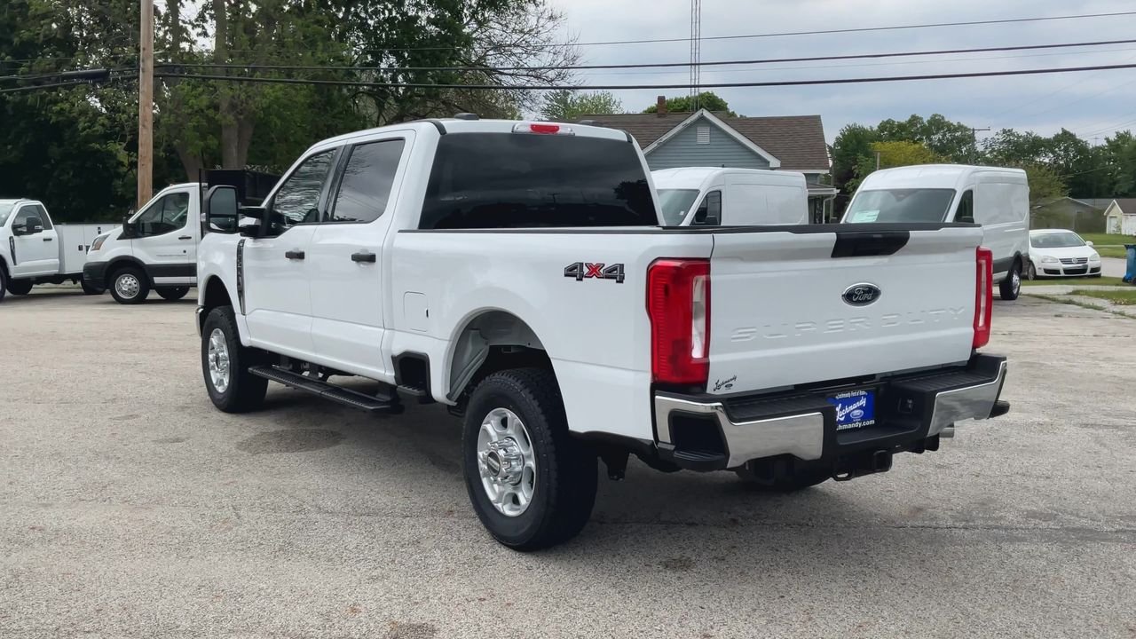 New 2026 Oxford White Ford F-250® XLT image 3