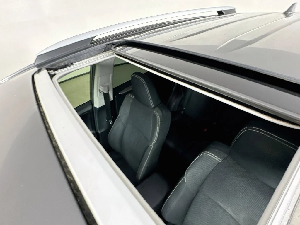 Used 2017 Gray Toyota XLE image 24