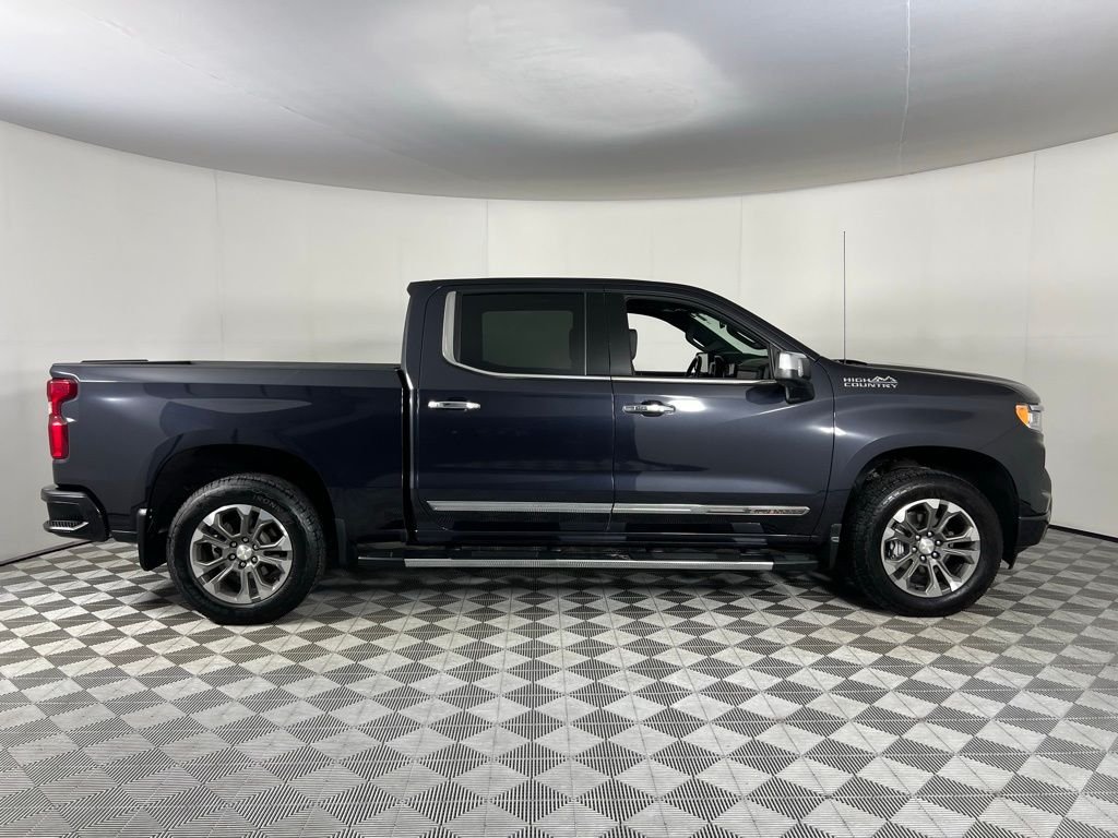 2022 Chevrolet Silverado 1500 High Country photo 3