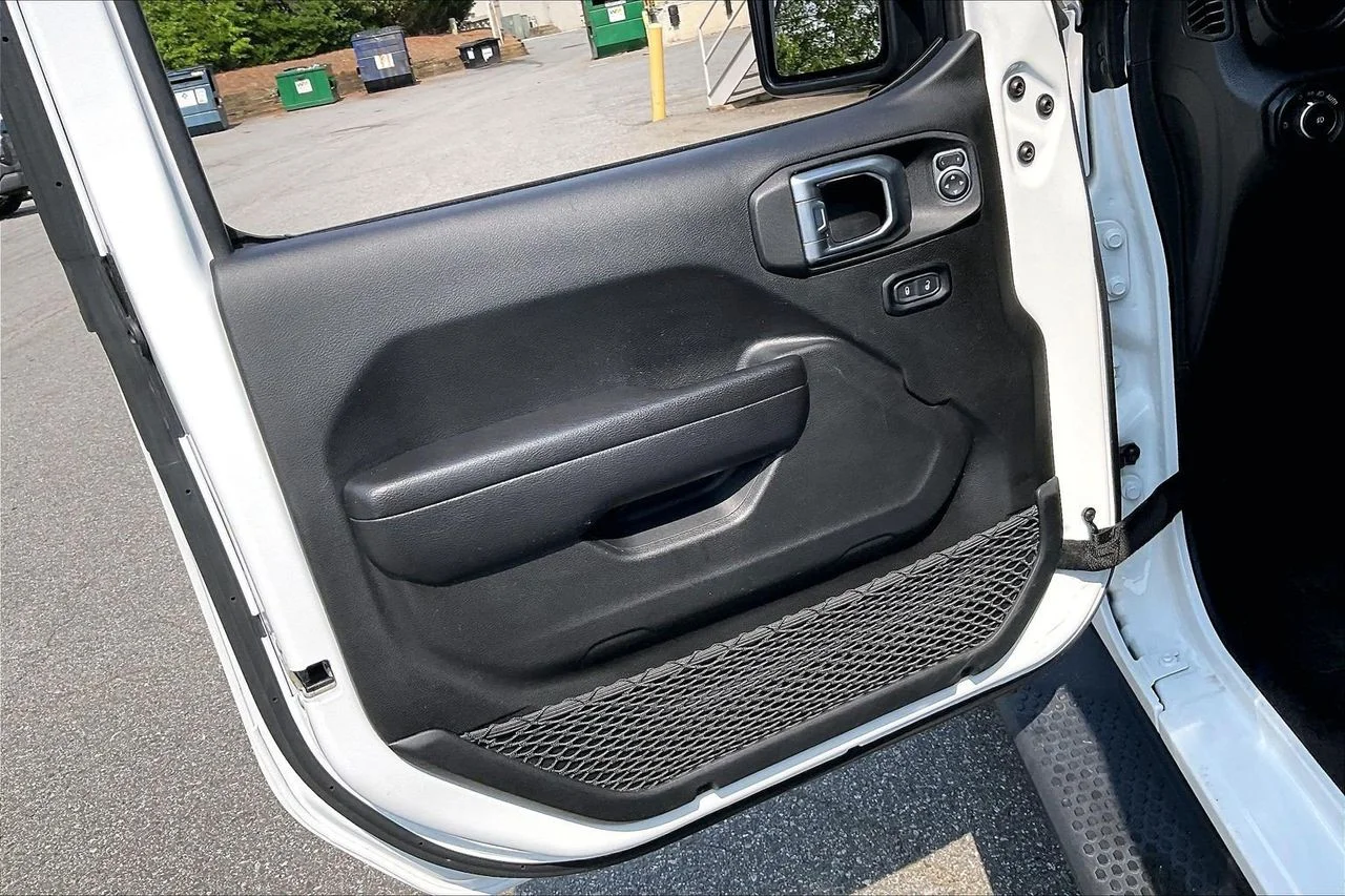 Used 2023 White Jeep Sport image 26