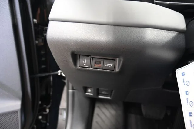 2026 Toyota RAV4 Plug-in Hybrid XSE - Photo 27