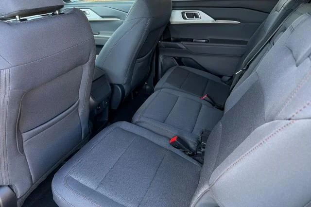 New 2027 Carbonized Gray Metallic Ford Active image 33