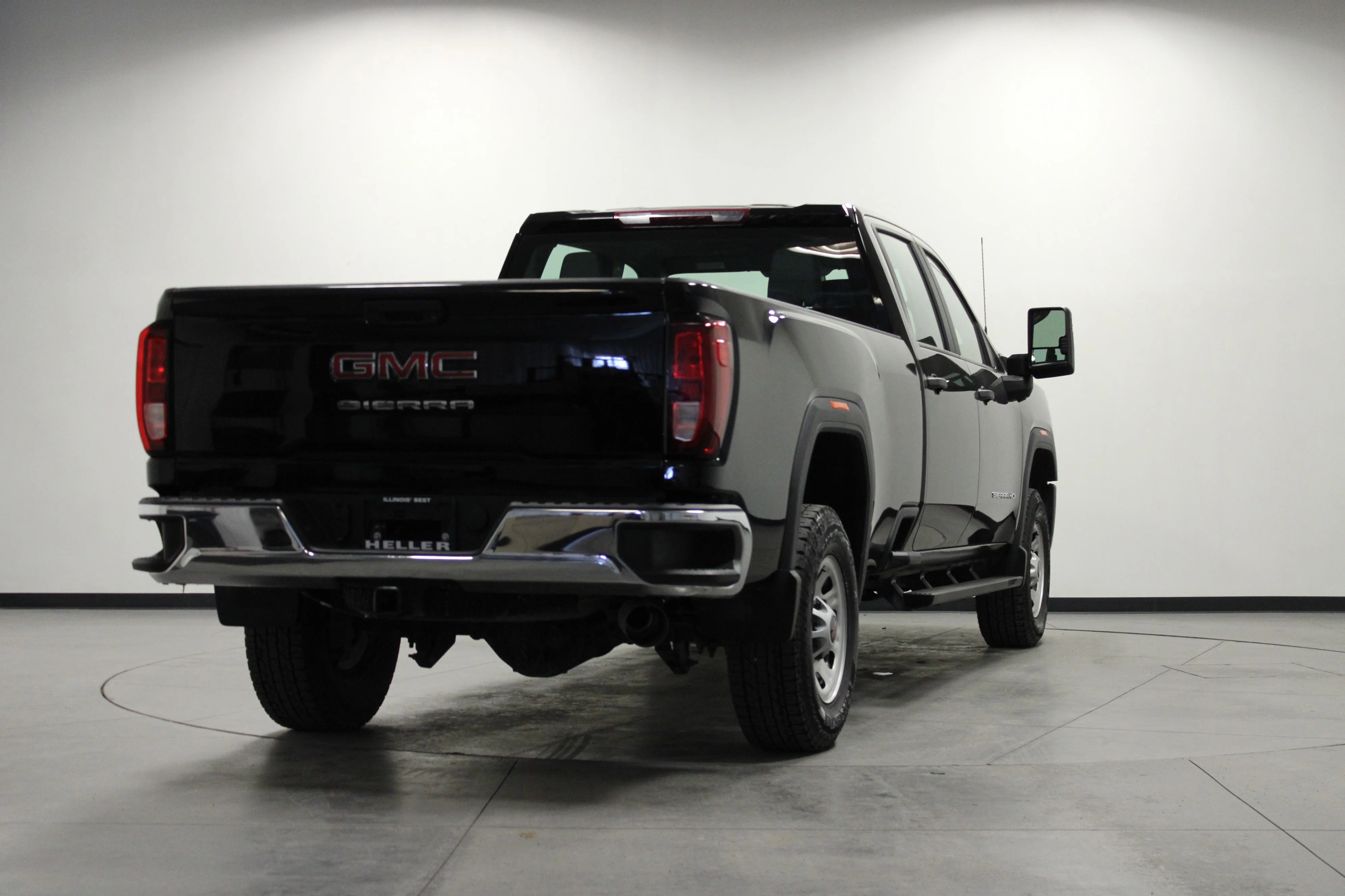 Used 2024 Onyx Black GMC Pro image 4
