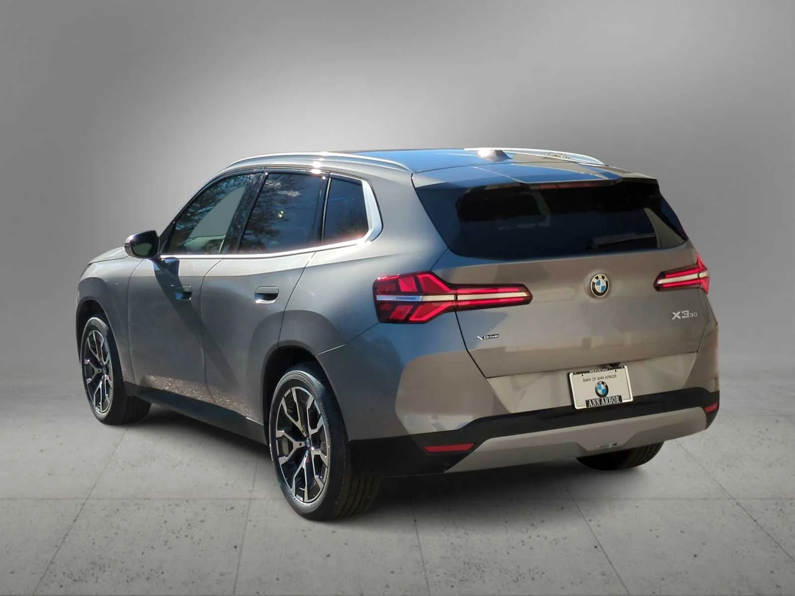 New 2026 Skyscraper Grey Metallic BMW 30 xDrive image 6