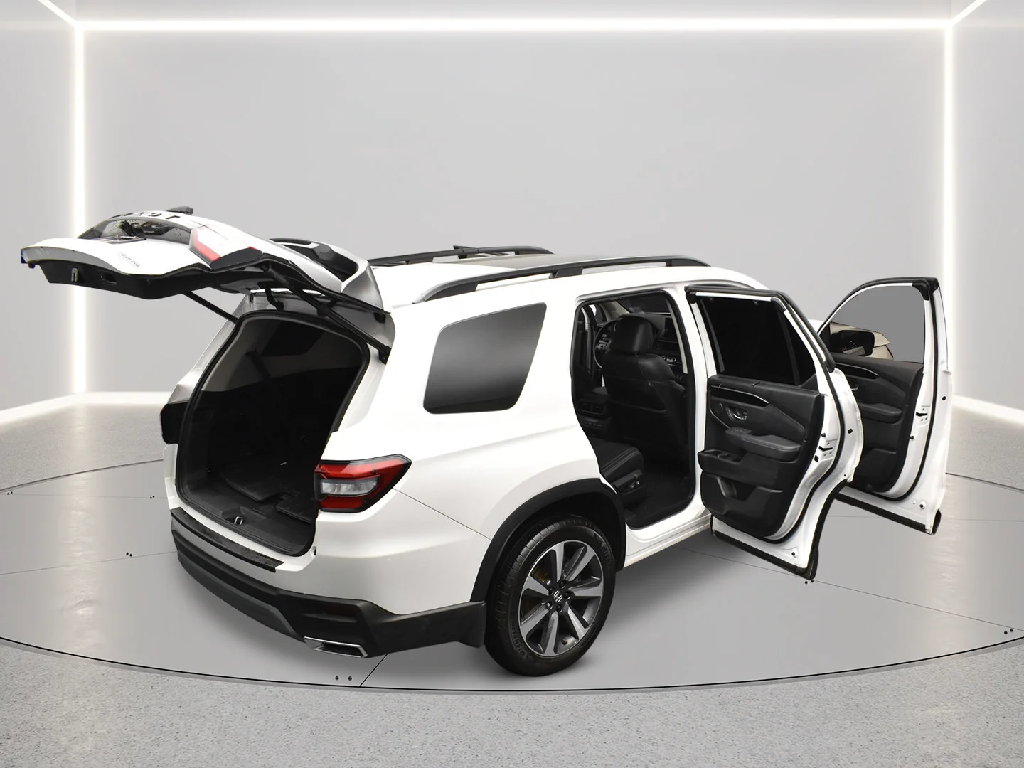 Used 2023 Platinum White Pearl Honda Touring image 10