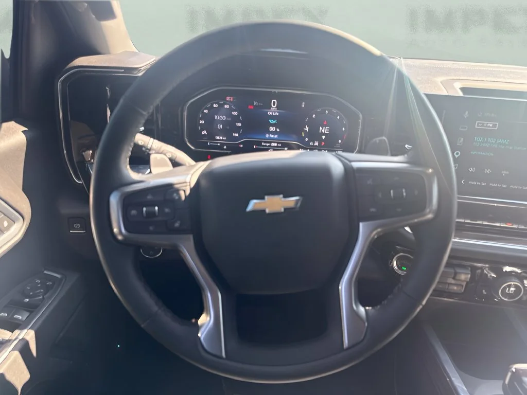 Used 2025 White Chevrolet LT image 12