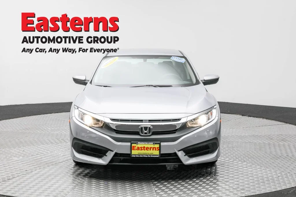 Used 2018 Silver Honda LX image 2