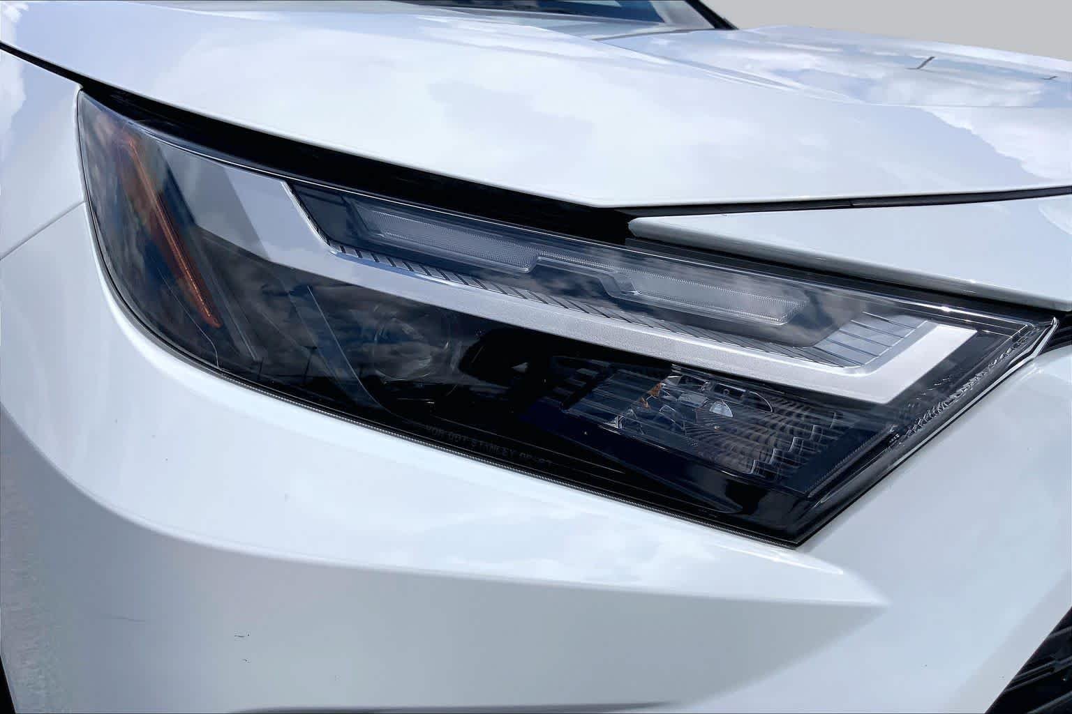 Used 2024 Ice Cap Toyota XLE image 17