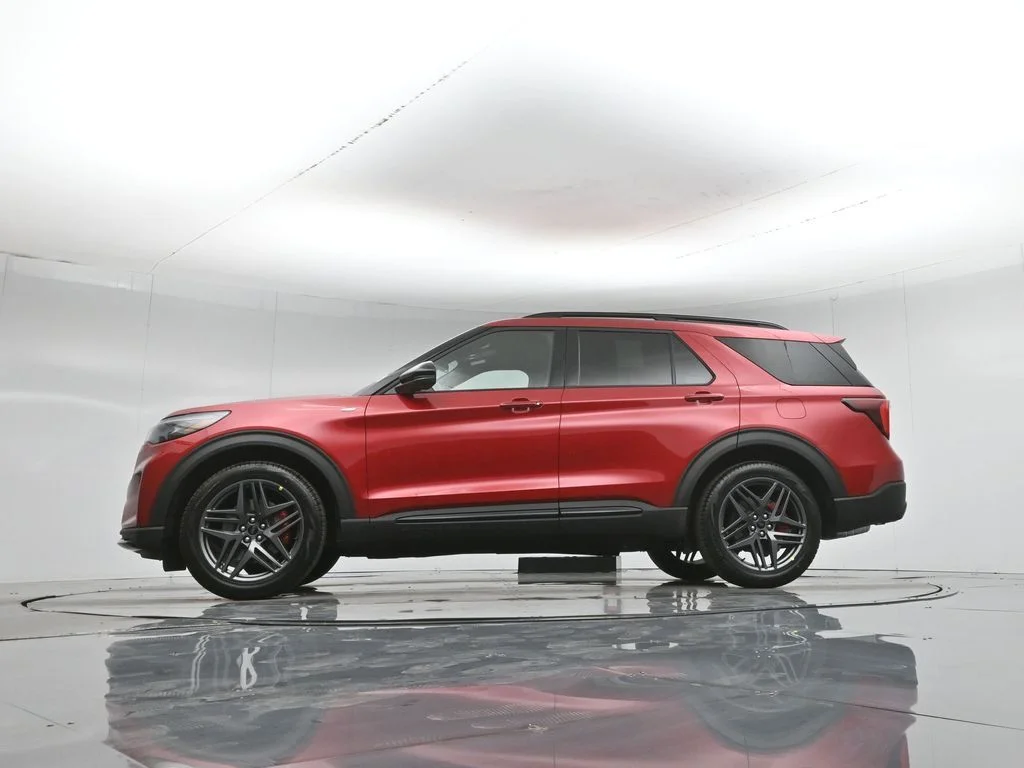 New 2026 Rapid Red Metallic Tinted Clearcoat Ford ST-Line image 51