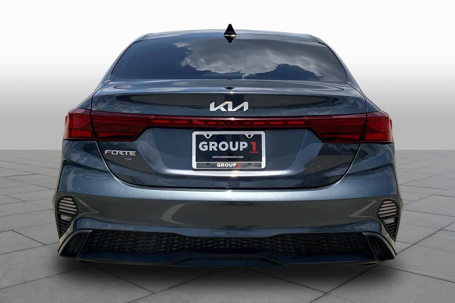 Used 2023 Gravity Gray Kia LXS image 5