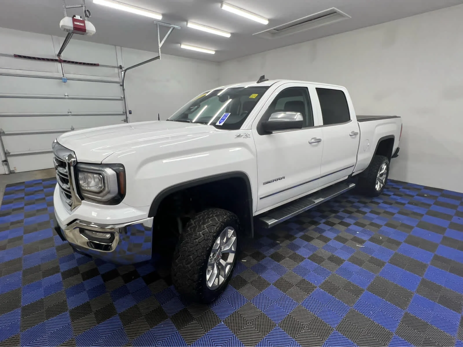 Used 2017 Summit White GMC SLT image 8