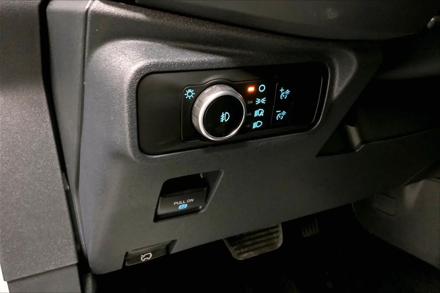 New 2026 Oxford White Ford Badlands® image 18