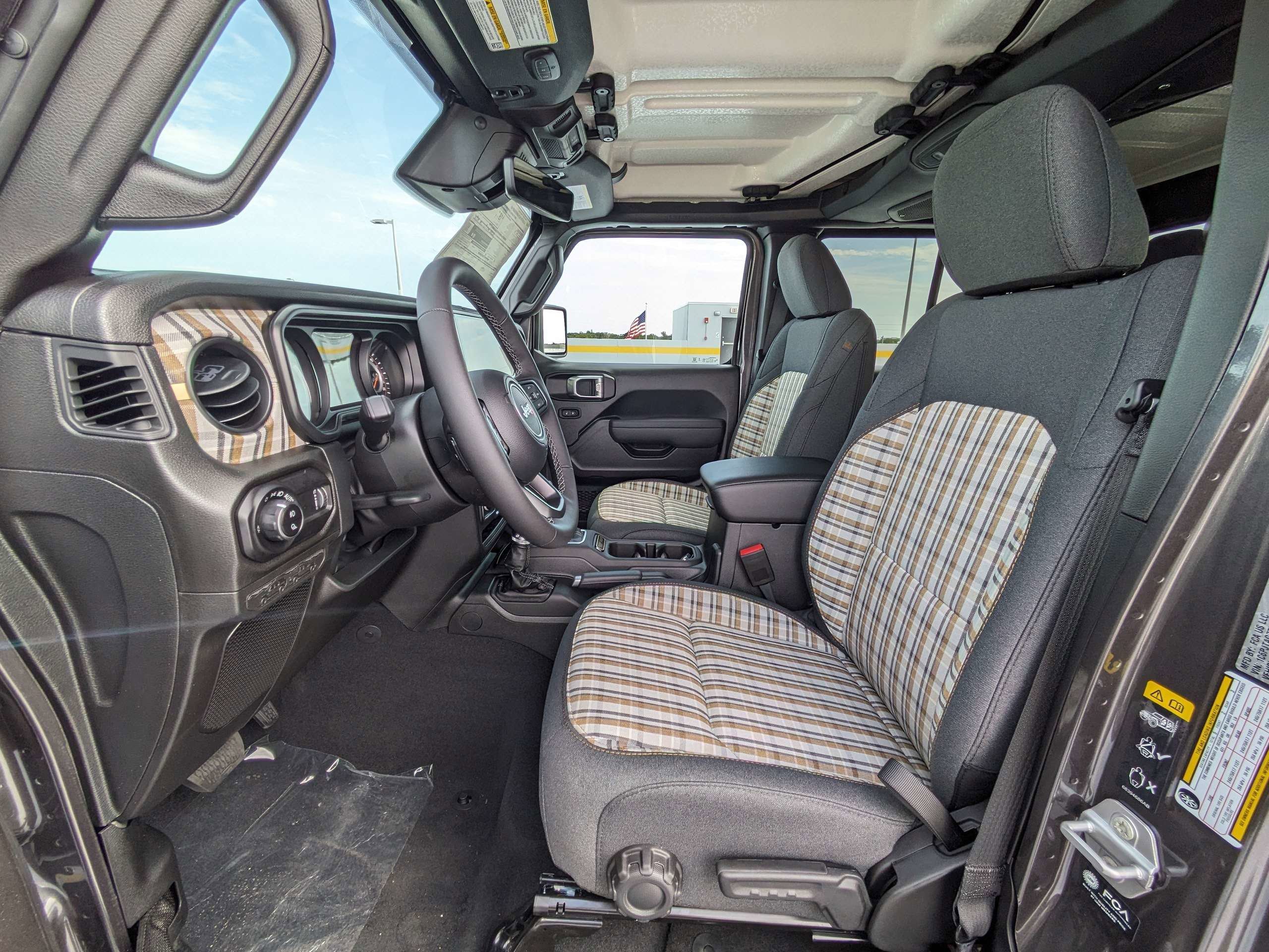 New 2026 Granite Crystal Metallic Clear-Coat Exterior Paint Jeep 85th Anniversary Edition image 20