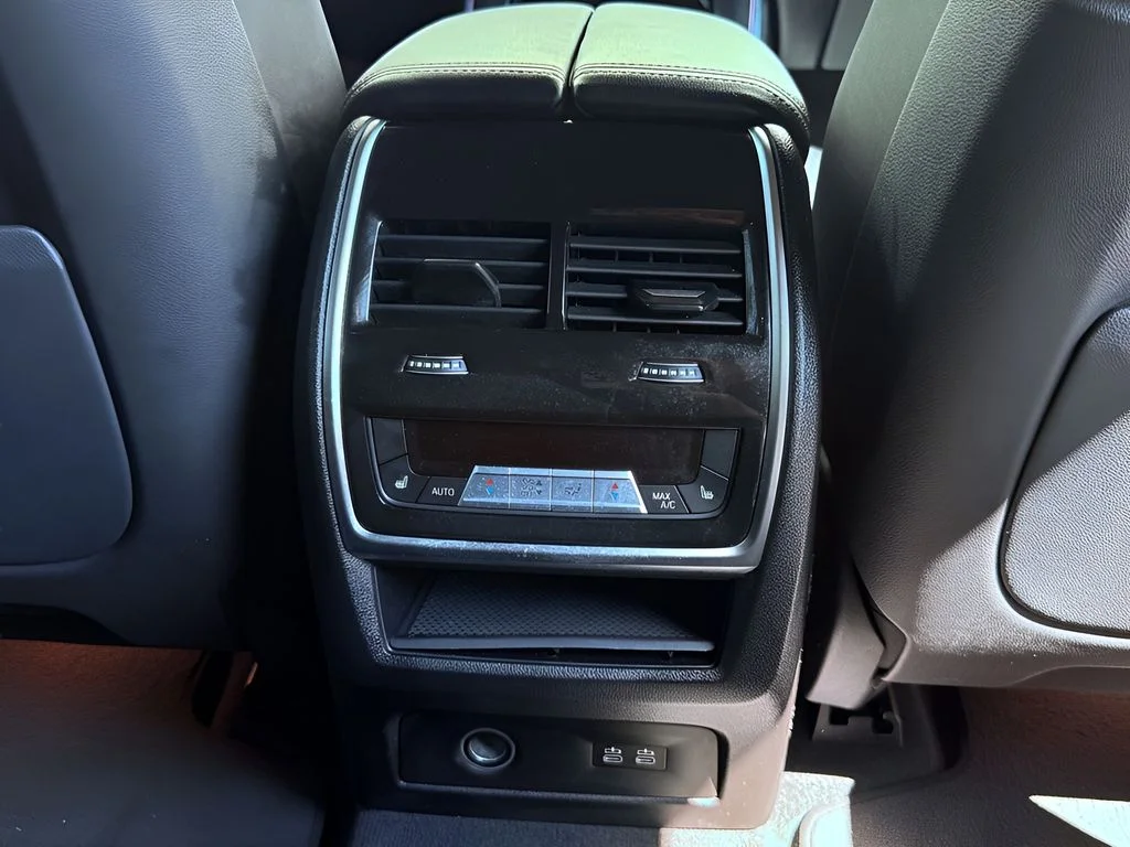 Used 2025 Gray BMW xDrive40i image 41
