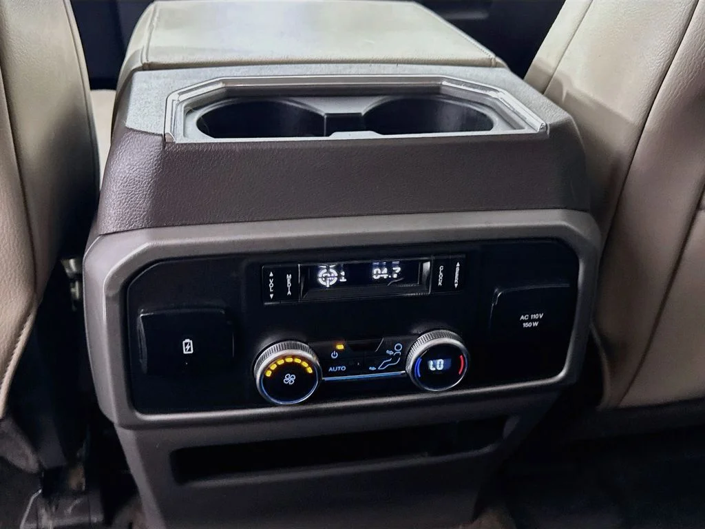 Used 2018 White Platinum Clearcoat Metallic Ford XLT image 32