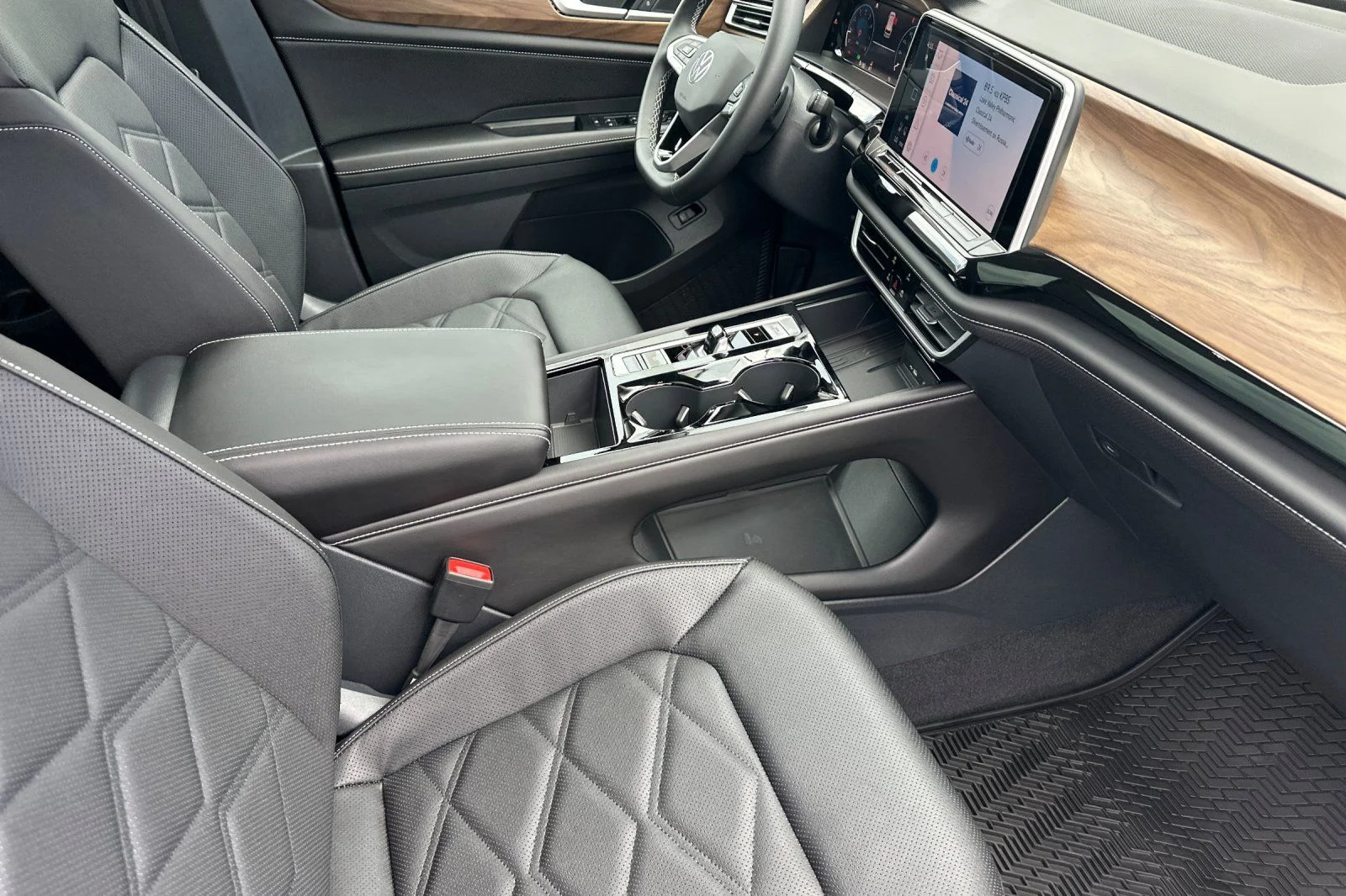 New 2026 Gray Volkswagen 2.0T SE w/Technology image 15