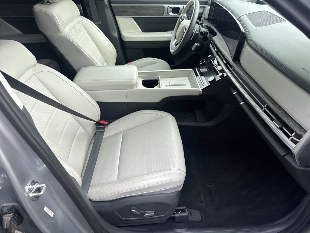 Used 2024 Silver Hyundai Calligraphy image 13