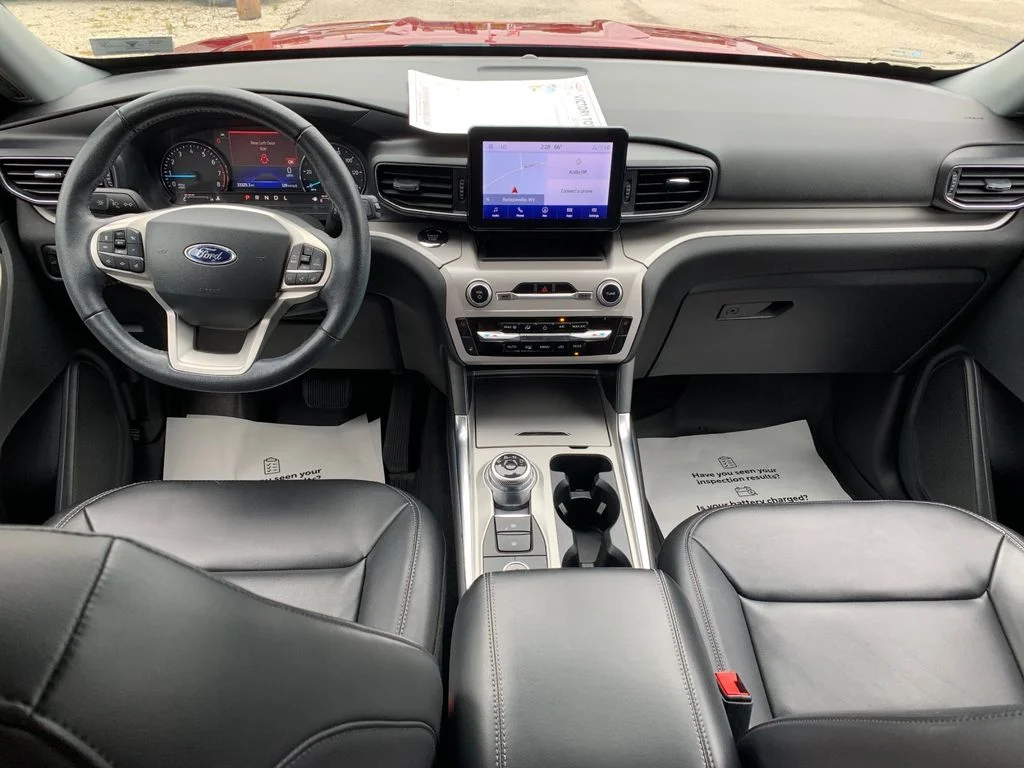 Used 2023 Red Ford XLT image 16