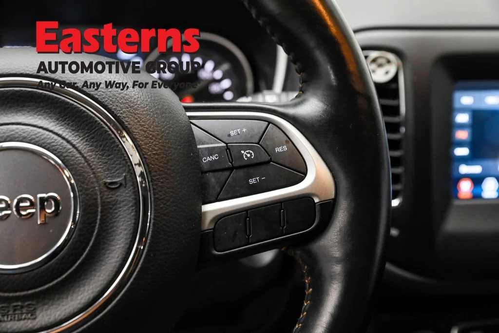 Used 2019 White Jeep Latitude image 16