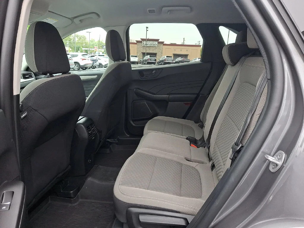 Used 2022 Gray Ford SE image 10