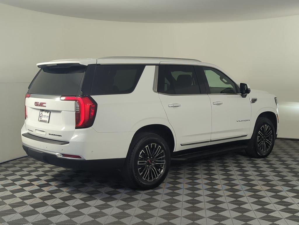 Used 2025 White GMC Elevation image 6
