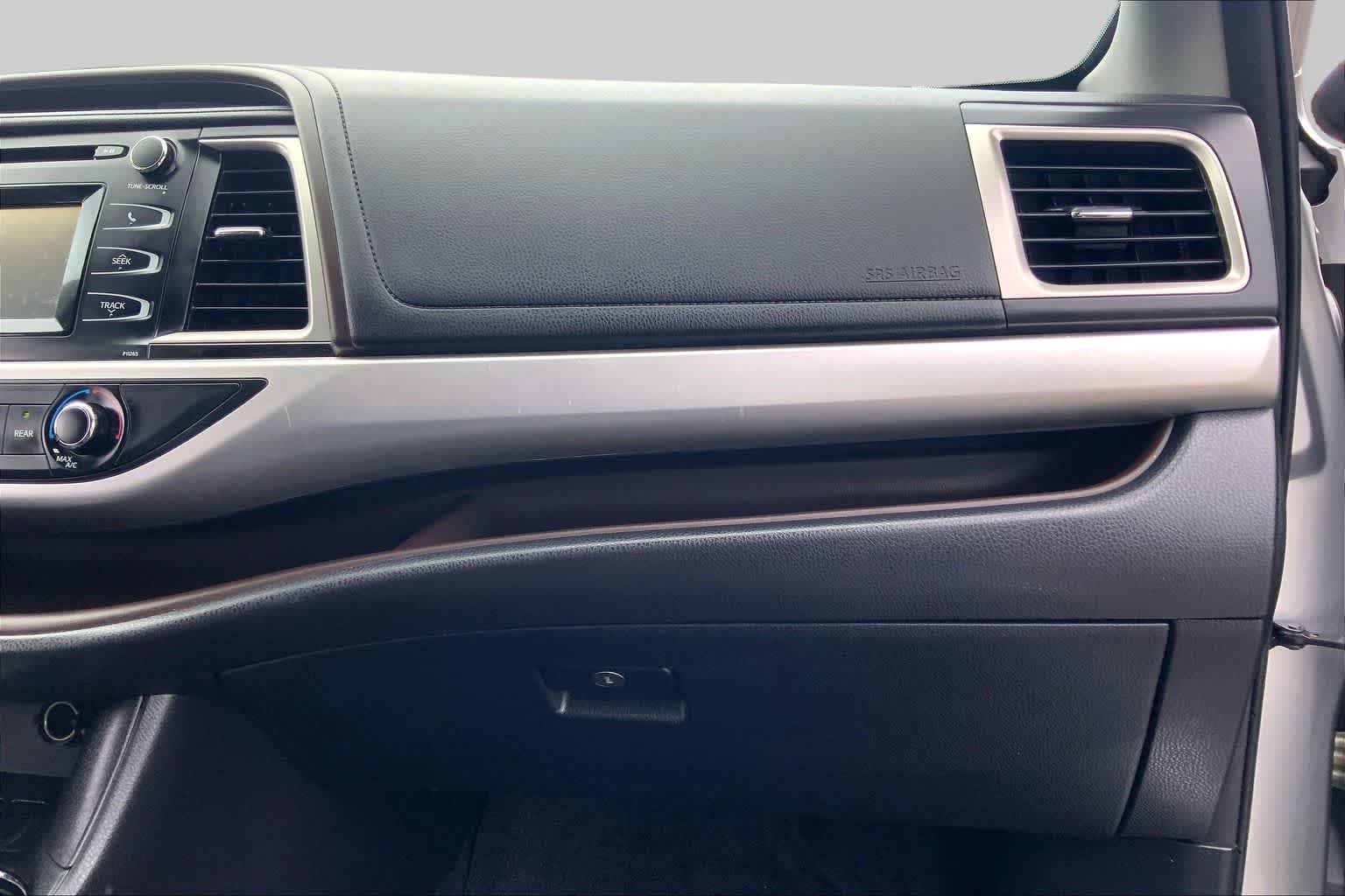 Used 2016 Silver Sky Metallic Toyota LE image 18
