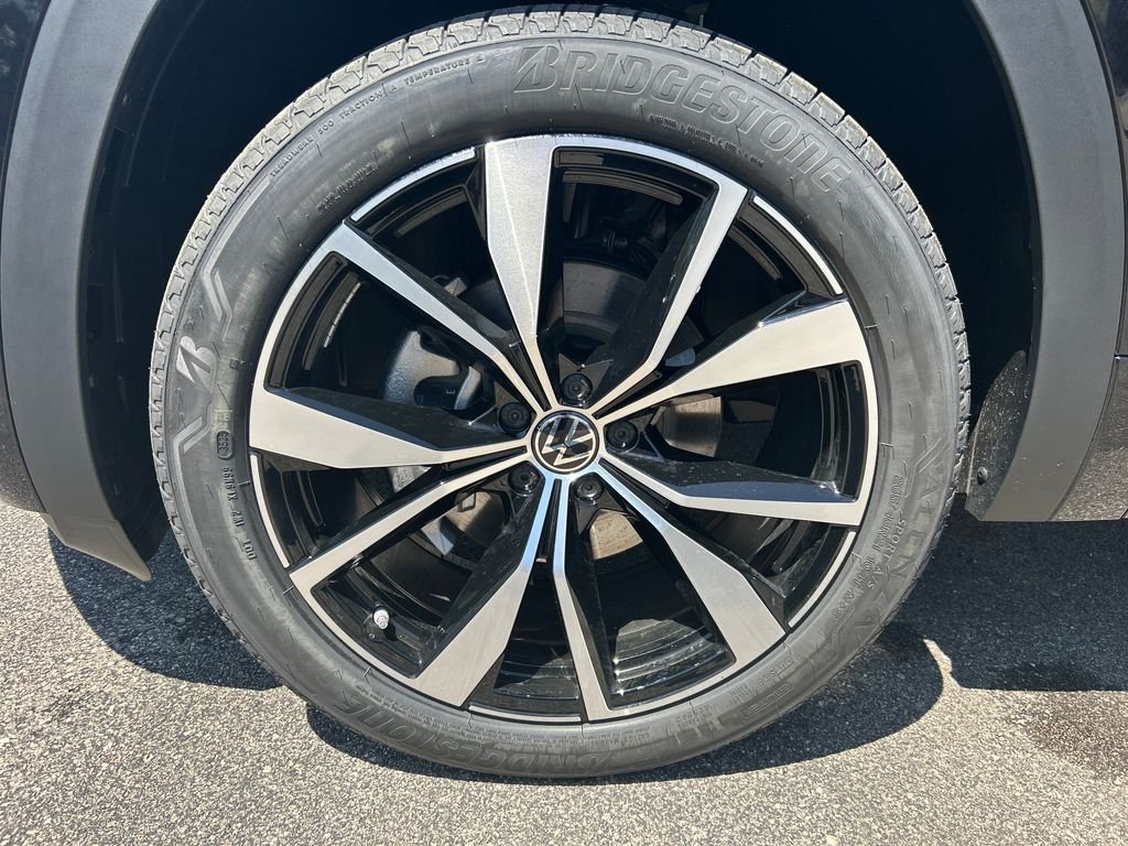 New 2026 Black Volkswagen 2.0T SEL Premium R-Line image 22